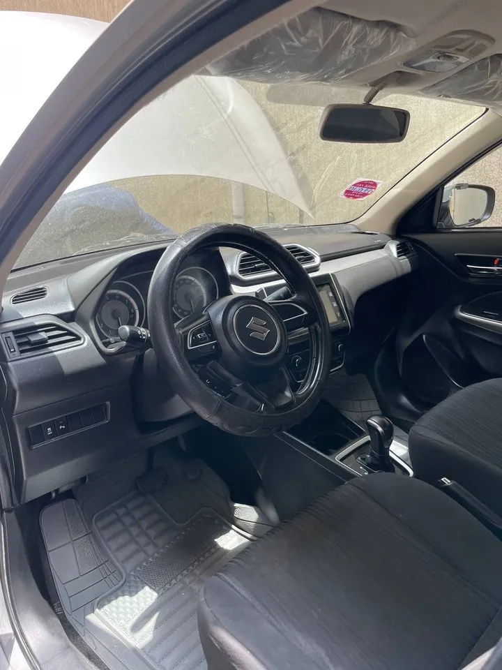 Suzuki Dzire 2022 Automatic – photo 4