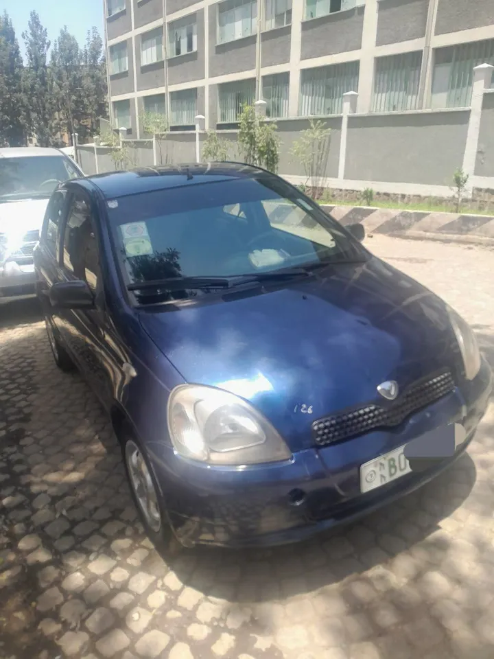 Toyota Yaris 2000 Manual – photo 3