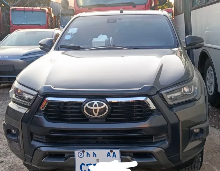 Toyota Hilux Invincible 2021 Diesel – photo 5