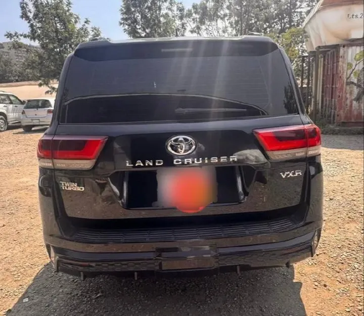Toyota Land Cruiser VXR 2023 – photo 6