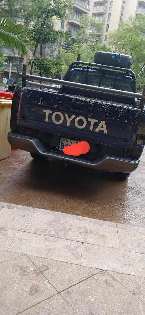 Toyota Hilux 2L Manual 2000 – photo 3
