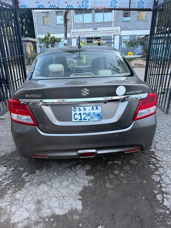 Suzuki Dzire 2022 Automatic – photo 7
