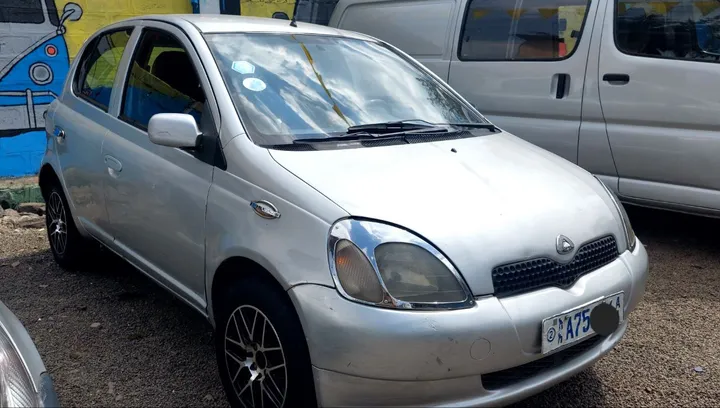Toyota Vitz 2001 Automatic – photo 4