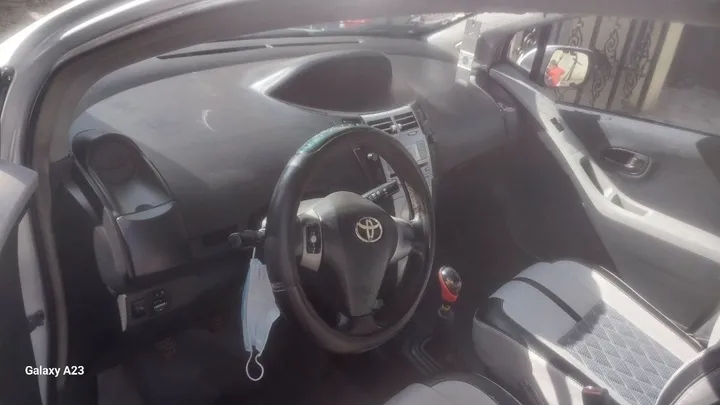 Toyota Yaris Compact 2006 Manual – photo 3