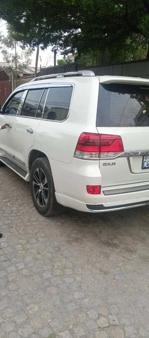 Toyota V8 2021 Automatic – photo 4