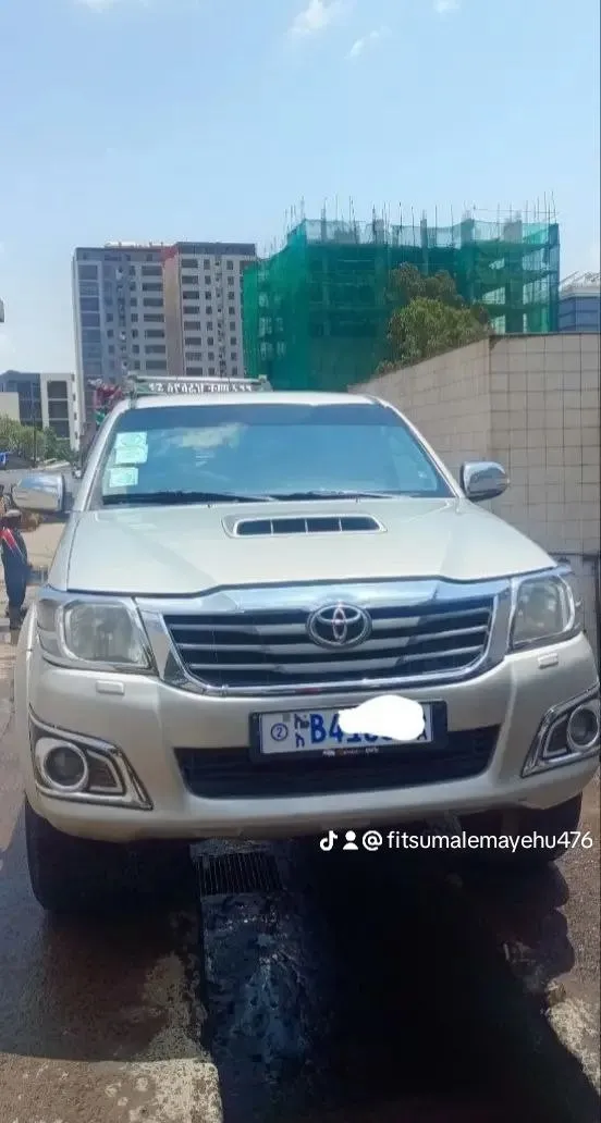 Toyota Hilux Double Cab 2013 – photo 3
