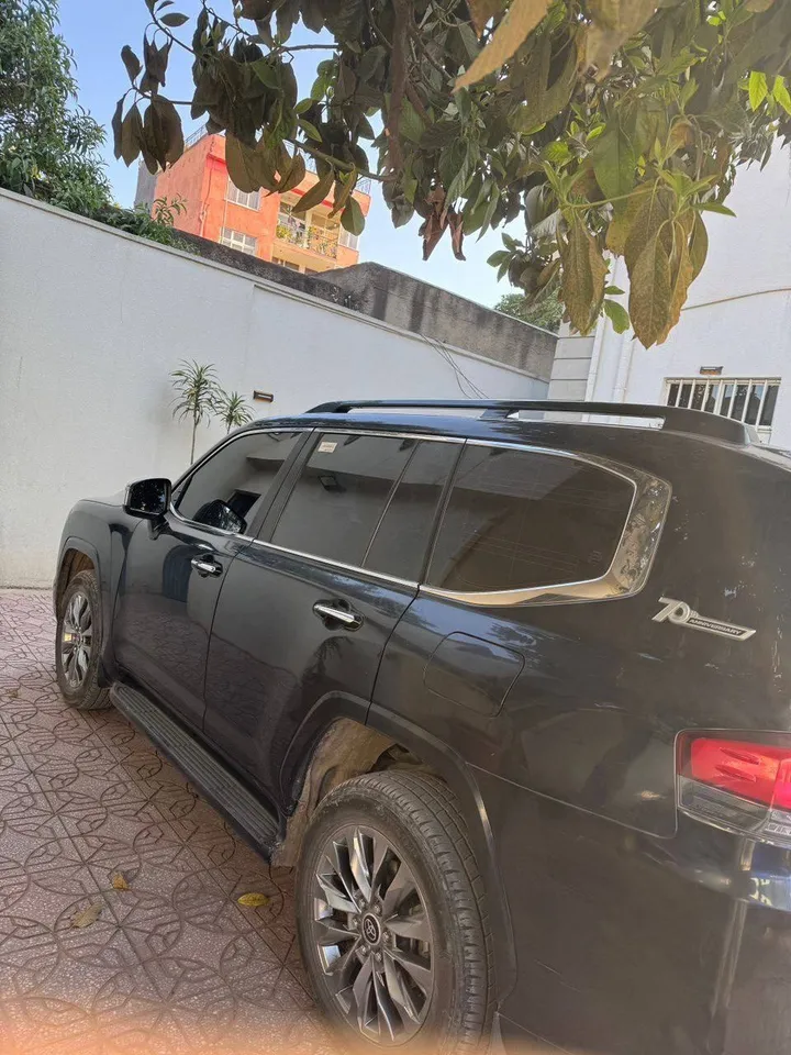 Toyota Land Cruiser VXR 2023 – photo 3