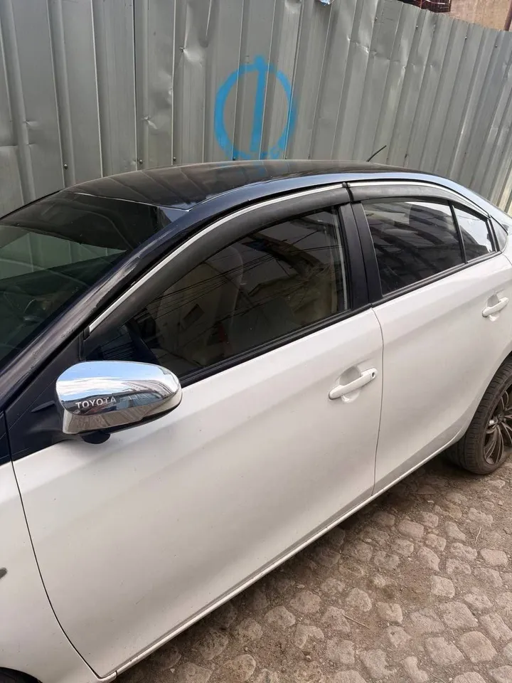 Toyota Yaris Sedan 2014 Automatic – photo 3