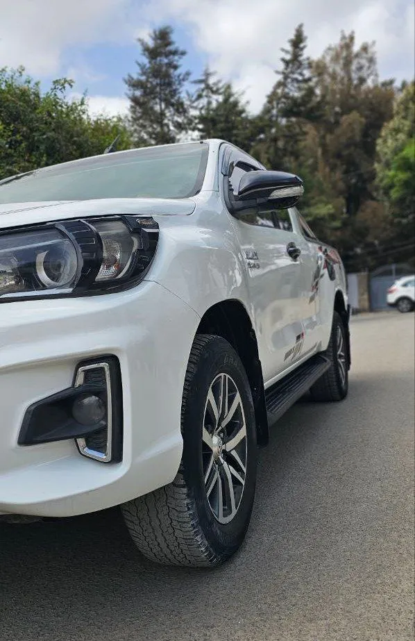 Toyota Revo King Cab 2017 – photo 5