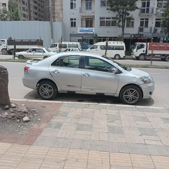 Toyota Yaris Belta 2009 – photo 6
