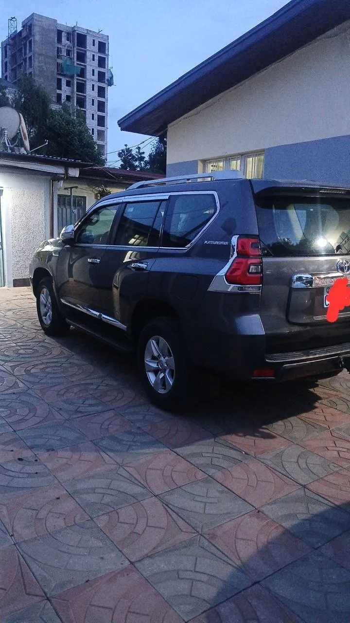 Toyota Land Cruiser Prado 2019 – photo 5