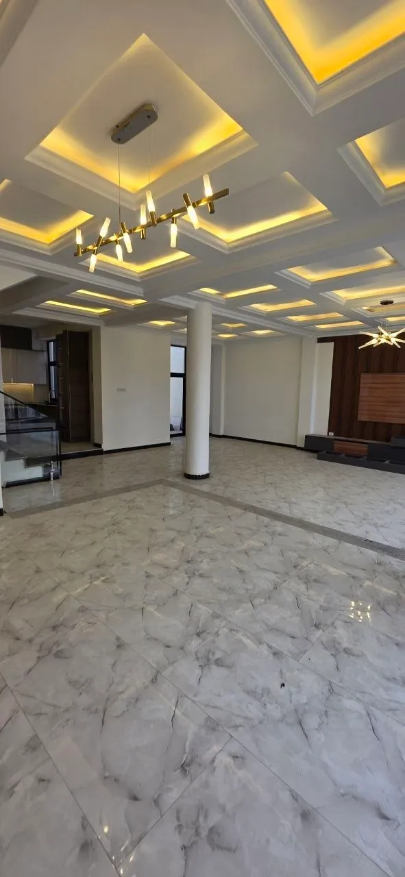Modern G+3 Villa in Summit – photo 5