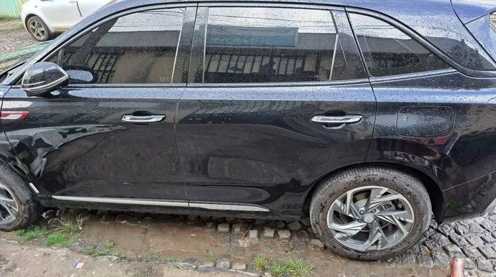 Hongqi HS3 Plug-in Hybrid 2025 – photo 3
