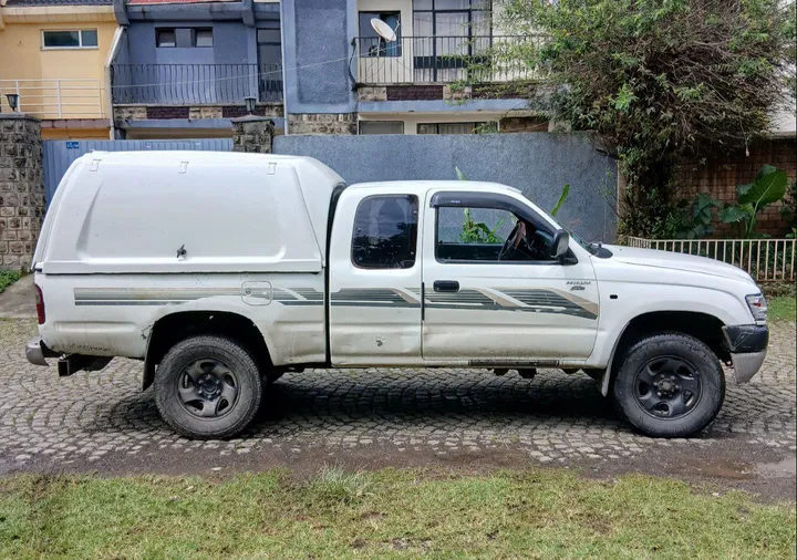 Toyota Hilux D4D 2003 Manual – photo 9