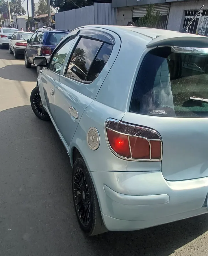 Toyota Vitz 2004 – photo 4