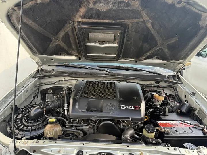 Toyota Hilux Vigo 2010 – photo 4