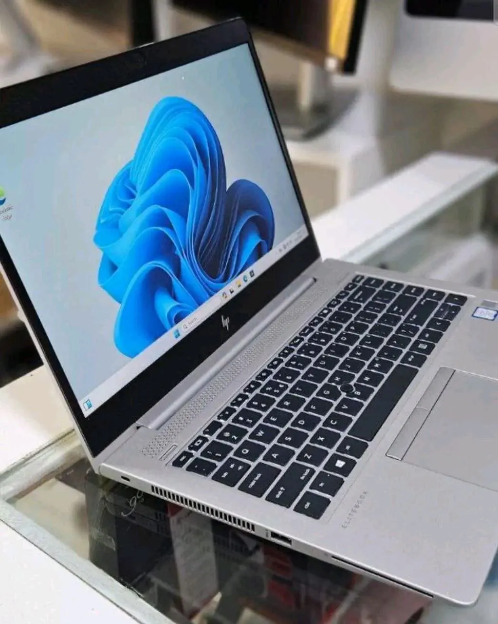 HP EliteBook 840 G5 i7 Laptop – photo 3