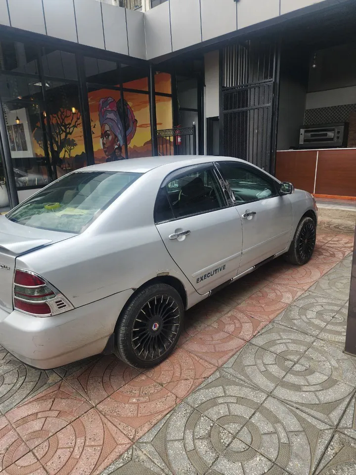 Toyota Corolla 2003 Manual – photo 3