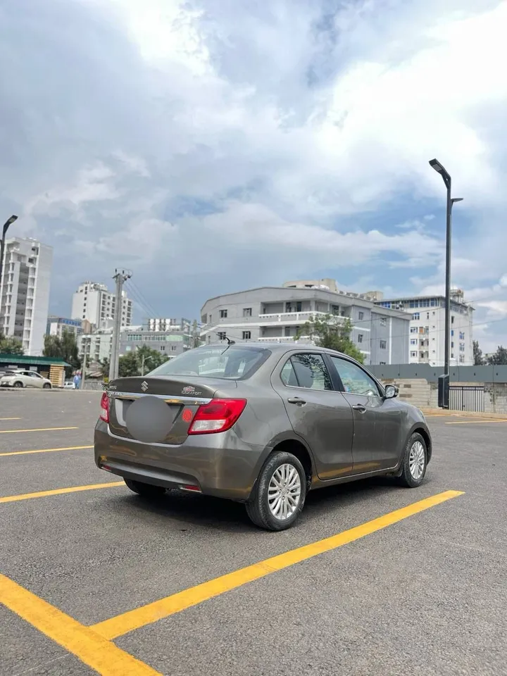 Suzuki Dzire 2021 Automatic – photo 3