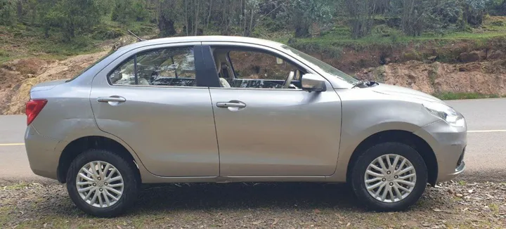 2021 Suzuki Sedan – photo 3
