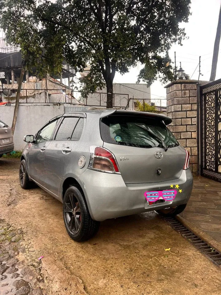 Toyota Yaris Compact 2007 Automatic – photo 3