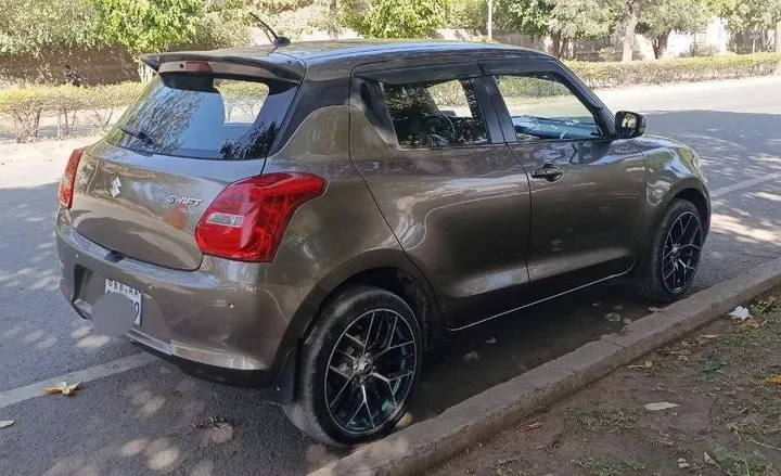 Suzuki Swift 2022 Automatic Sedan – photo 5