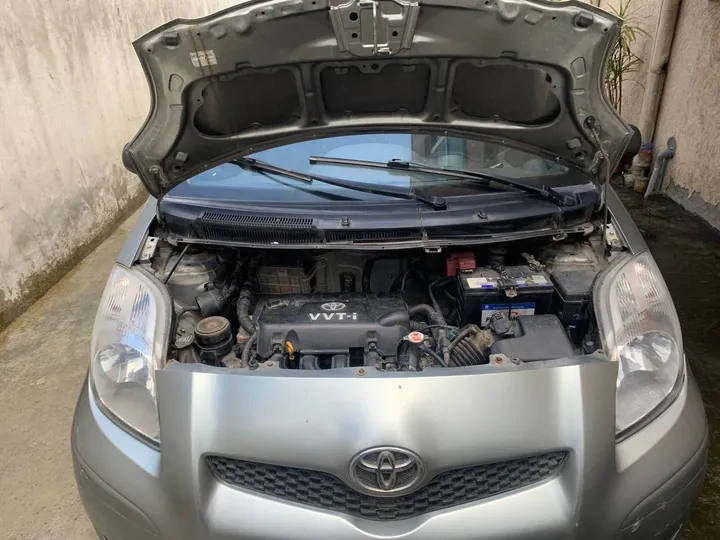 Toyota Yaris Compact 2009 – photo 6