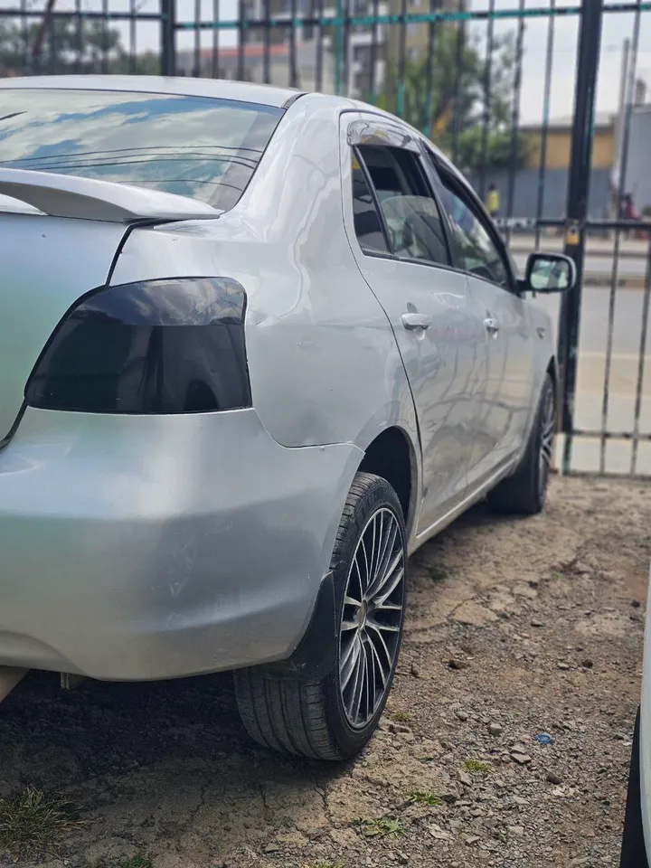 Toyota Yaris Belta 2007 – photo 4