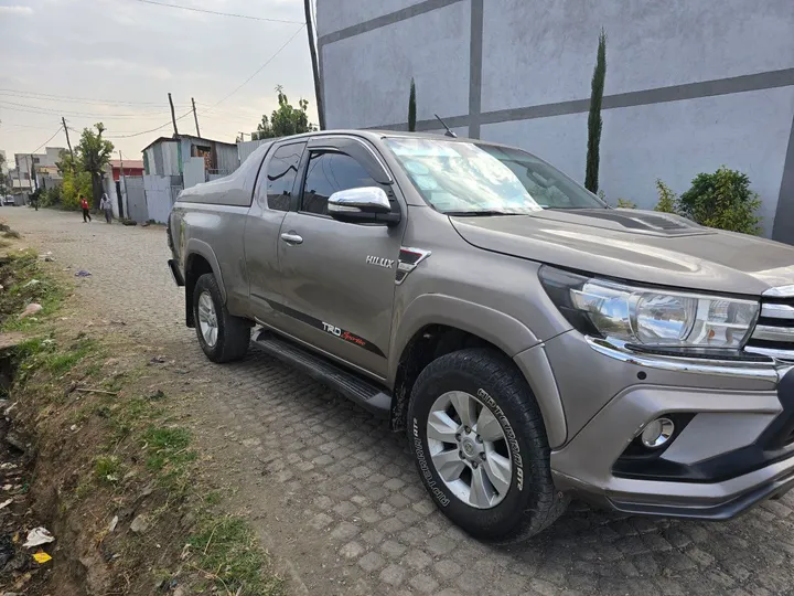 Toyota Hilux Revo 2018 – photo 5
