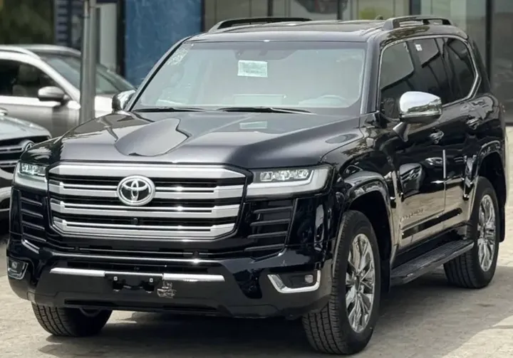 Toyota Land Cruiser 300 VX.R 2023 – photo 3