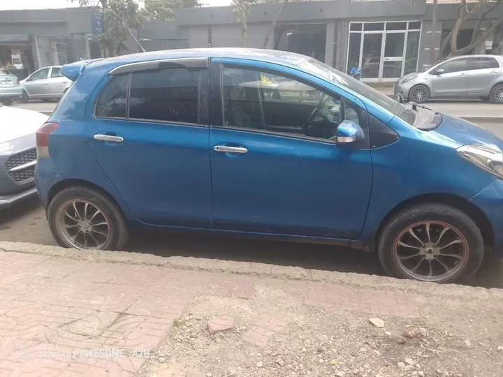 Toyota Yaris Compact 2008 Automatic – photo 3
