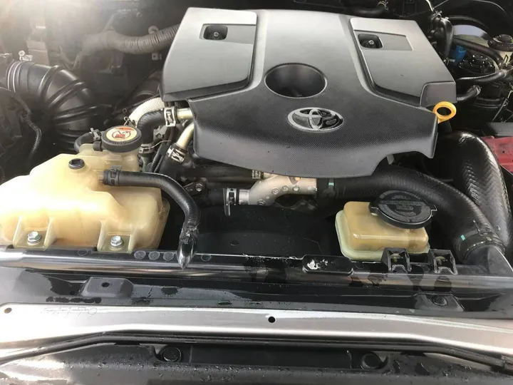 Toyota Hilux 2017 Automatic – photo 6