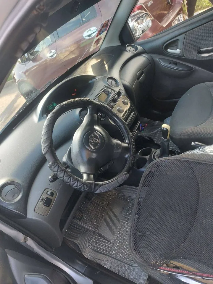 Toyota Vitz Yaris 2004 – photo 4