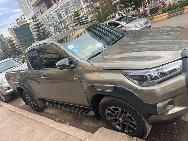 Toyota Invincible King Cab 2021 – photo 3
