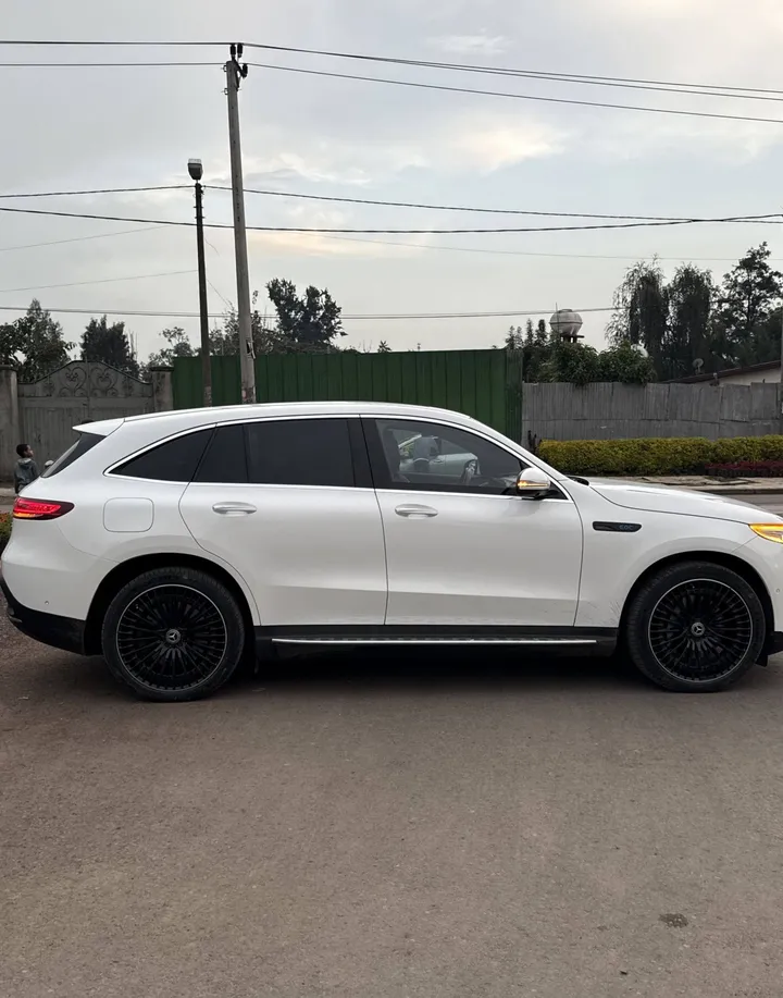 Mercedes-Benz EQC 400 4Matic – photo 4
