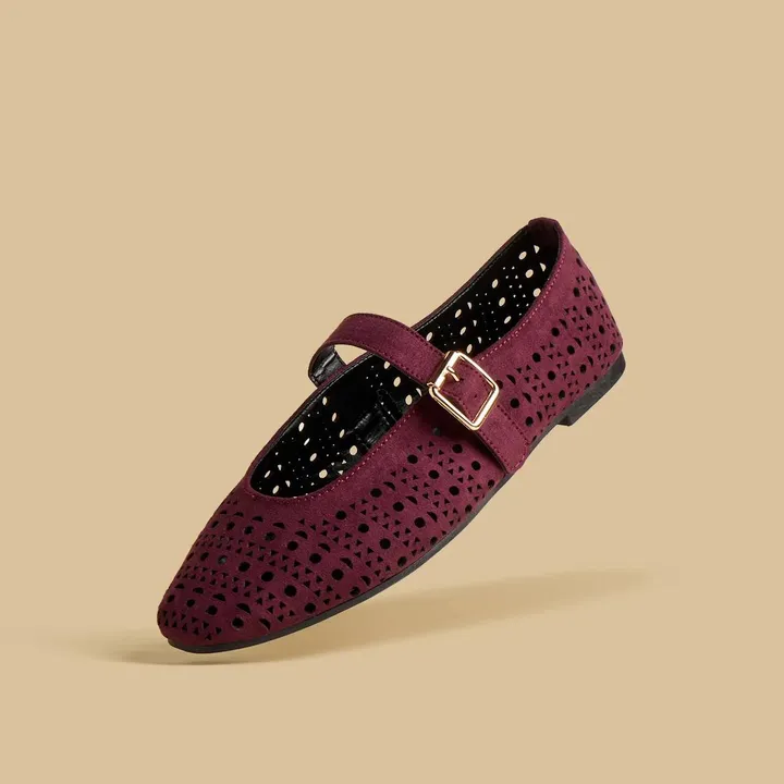 MAX Cut Out Buckle Belt Ballerina – photo 3