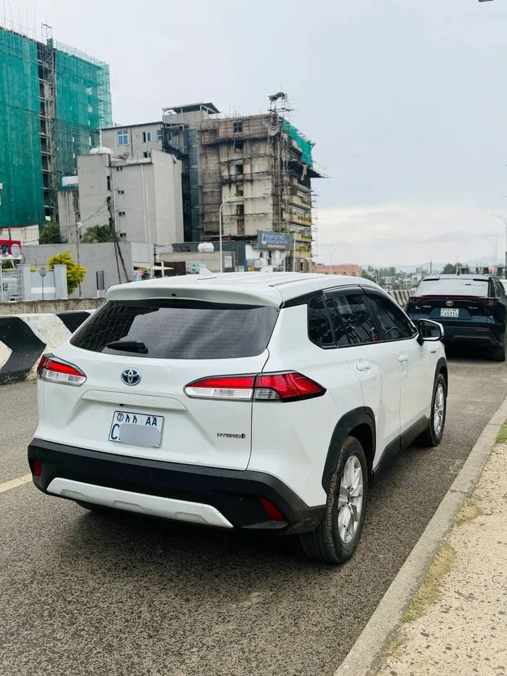 Toyota Corolla Cross Hybrid 2023 – photo 4