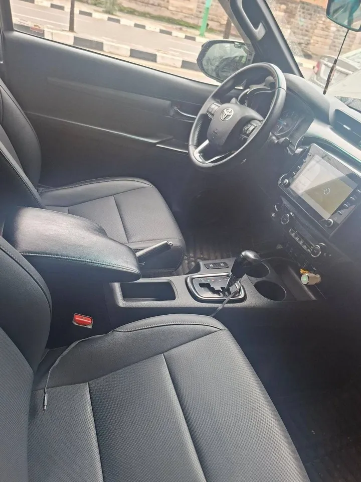 Toyota Invincible Extra Cab 2022 – photo 3