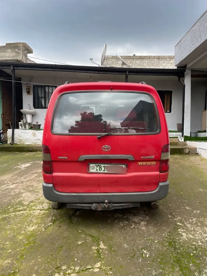 Toyota Hiace Van 2006 – photo 9
