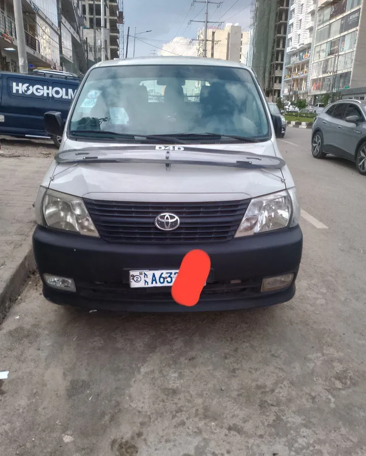 Toyota Hiace D4D Dolphin Van – photo 6