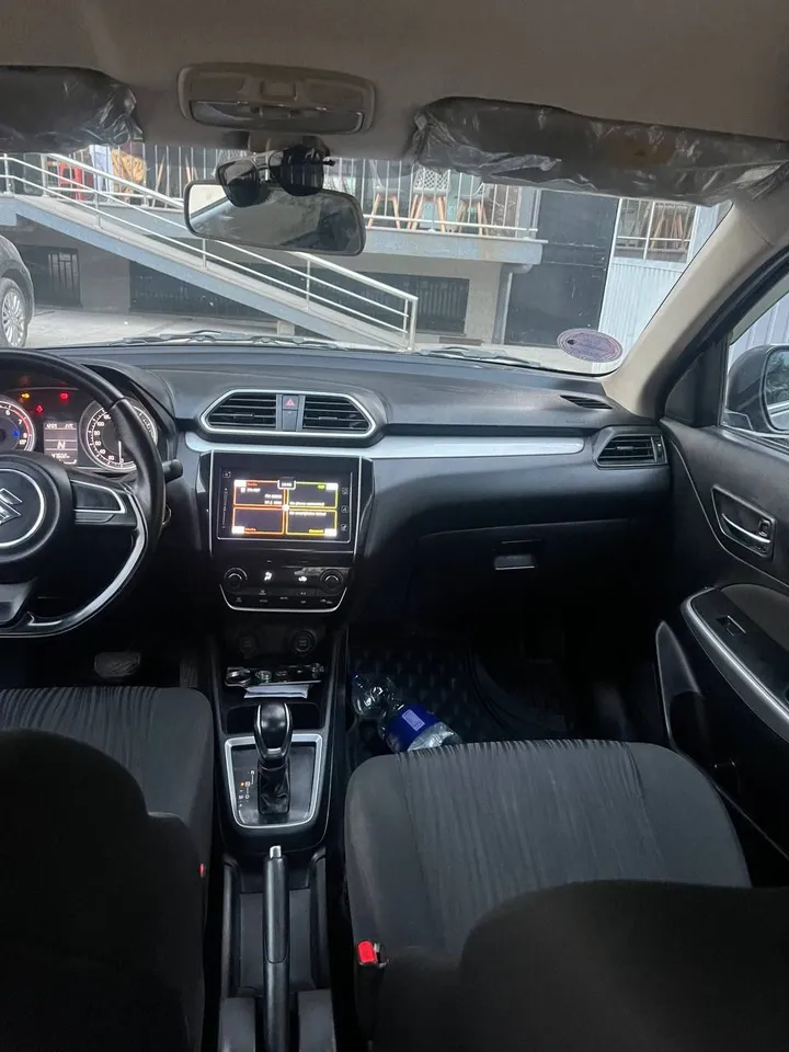 Suzuki Dzire 2022 Automatic Silver – photo 3