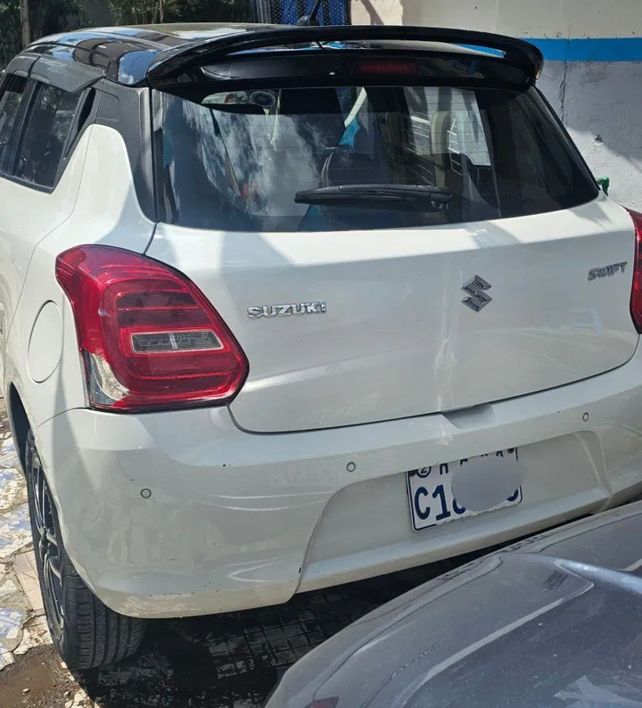 Suzuki Swift 2022 Automatic – photo 3