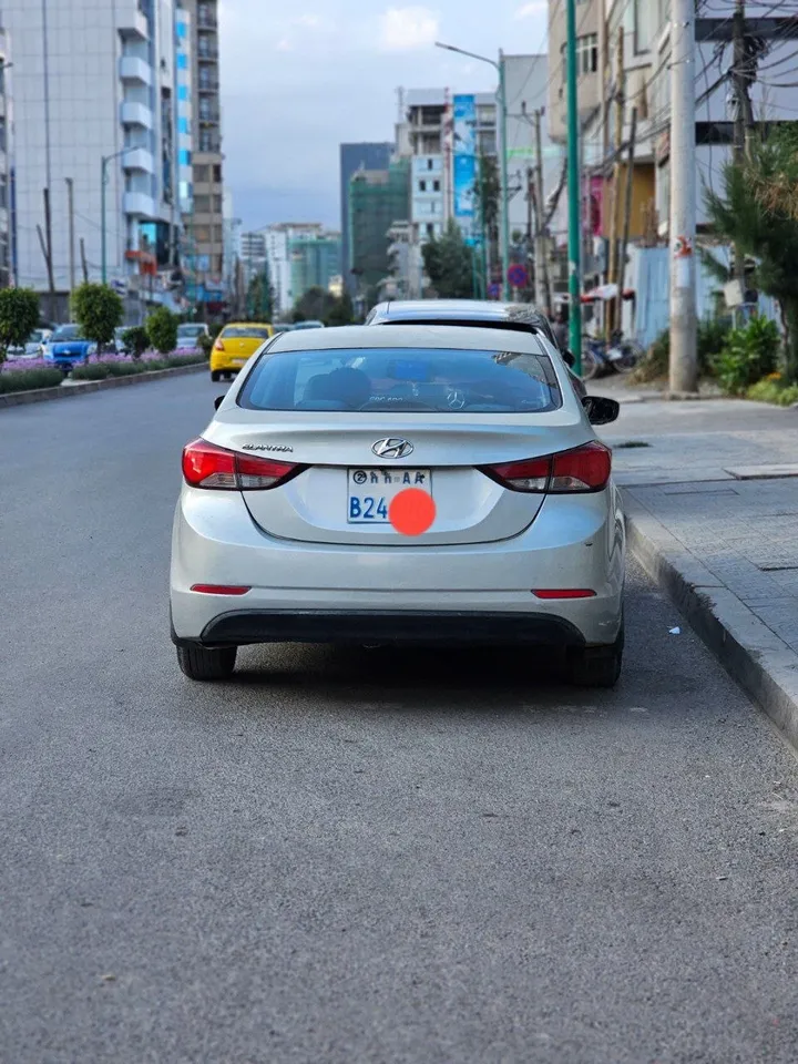 Hyundai Elantra 2015 1.6L Automatic – photo 6