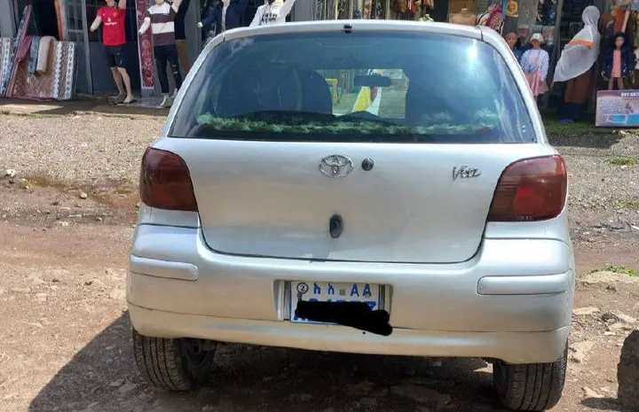 Toyota Vitz 2004 Automatic – photo 3