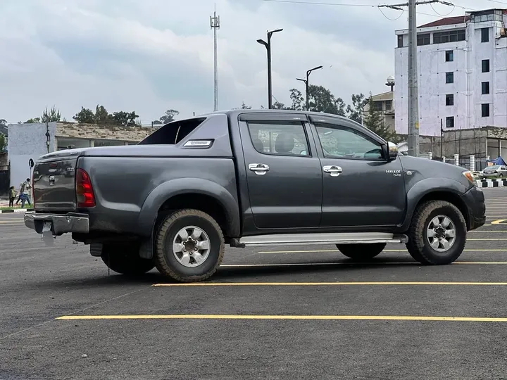 Toyota Hilux Double Cab 2010 – photo 3
