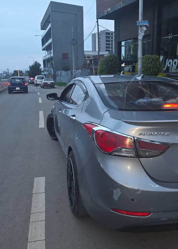 Hyundai Avante 2015 1.6L Automatic – photo 6