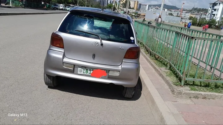 2004 Toyota Vitz Hatchback – photo 5