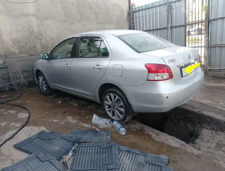 Toyota Yaris Belta 2006 Automatic – photo 3