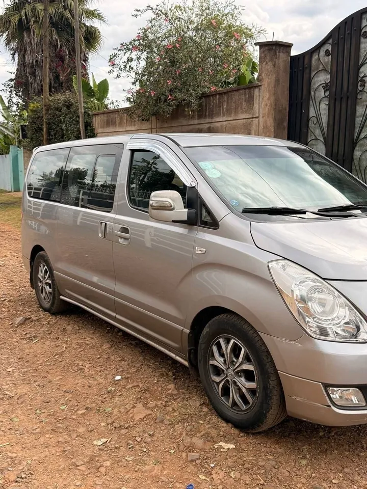 Hyundai Grand Starex 2017 Diesel – photo 3
