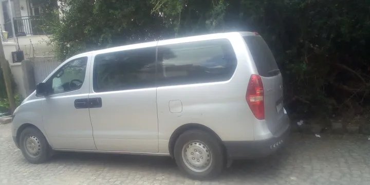 Hyundai H-1 Dolphin Van 2010 – photo 3